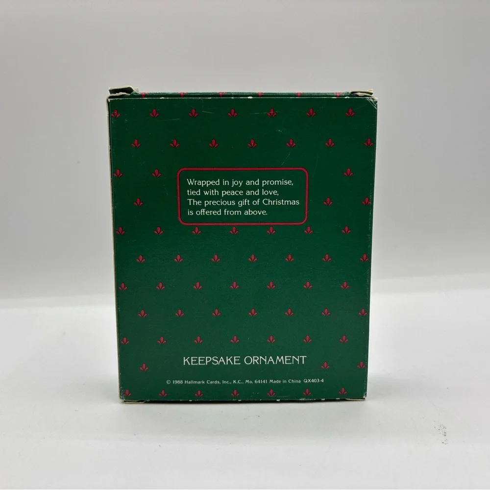 Hallmark Keepsake Ornament 1988 Miniature Crèche 4th In The Miniature Crèche Ser